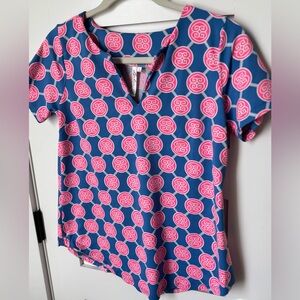 Lulu B Blue and Pink Medallion Short Sleeve Top size small